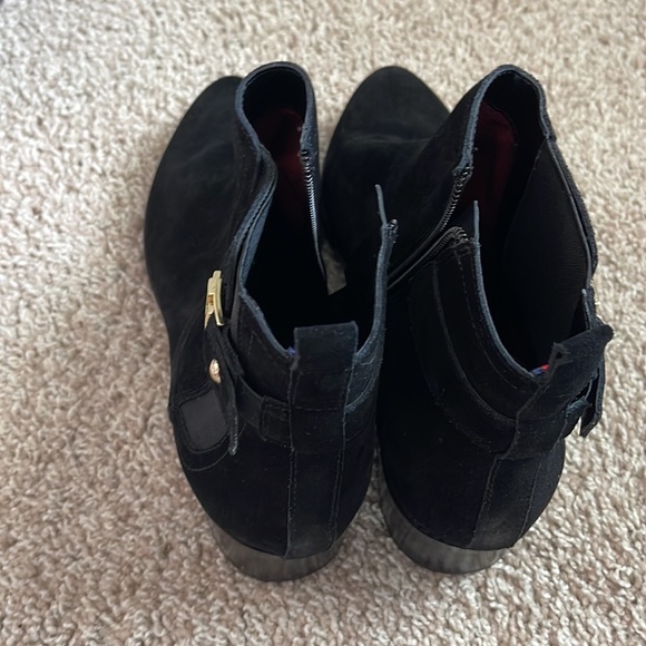 Tommy Hilfiger women’s black suede booties, new in box, size 11 - Picture 4 of 5